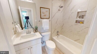220 Hamilton St NW in Washington, DC - Building Photo - Building Photo