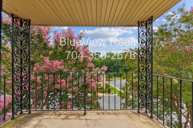 property at 4735 Hedgemore Dr