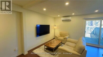 221 Ormond Dr in Oshawa, ON - Building Photo - Building Photo