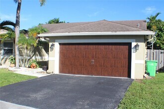 1321 SW 151st Terrace in Sunrise, FL - Building Photo - Building Photo