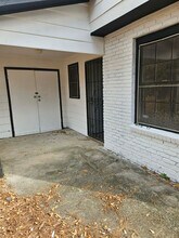 1890 Clinton Rd in Macon, GA - Foto de edificio - Building Photo