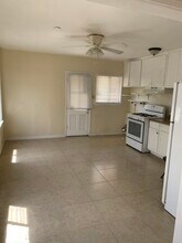 14116 Sylvan St in Van Nuys, CA - Building Photo - Building Photo