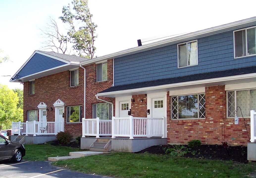 Denrose Townhomes in Amherst, NY - Building Photo