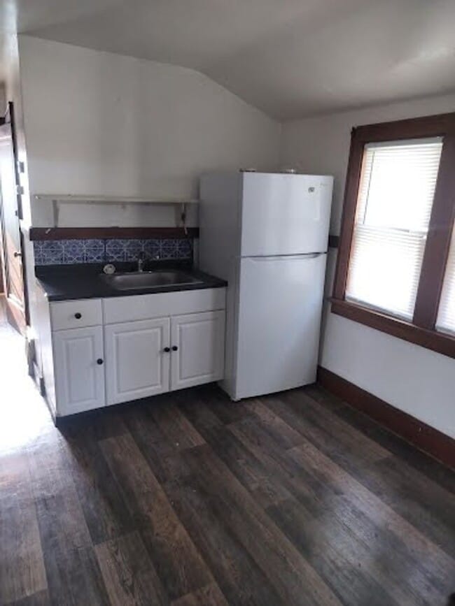 property at 3655 E Holmes Ave