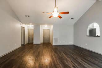 6615 Brookgate Dr in Spring, TX - Building Photo - Building Photo