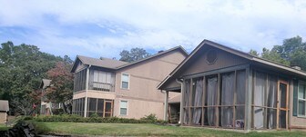 Oak Square in Decatur, AL - Building Photo