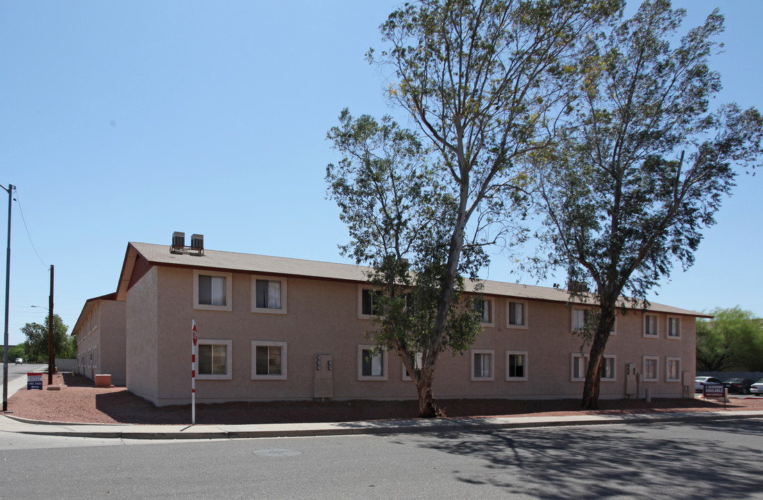 Bella Sophia Apartments in Phoenix, AZ - Building Photo