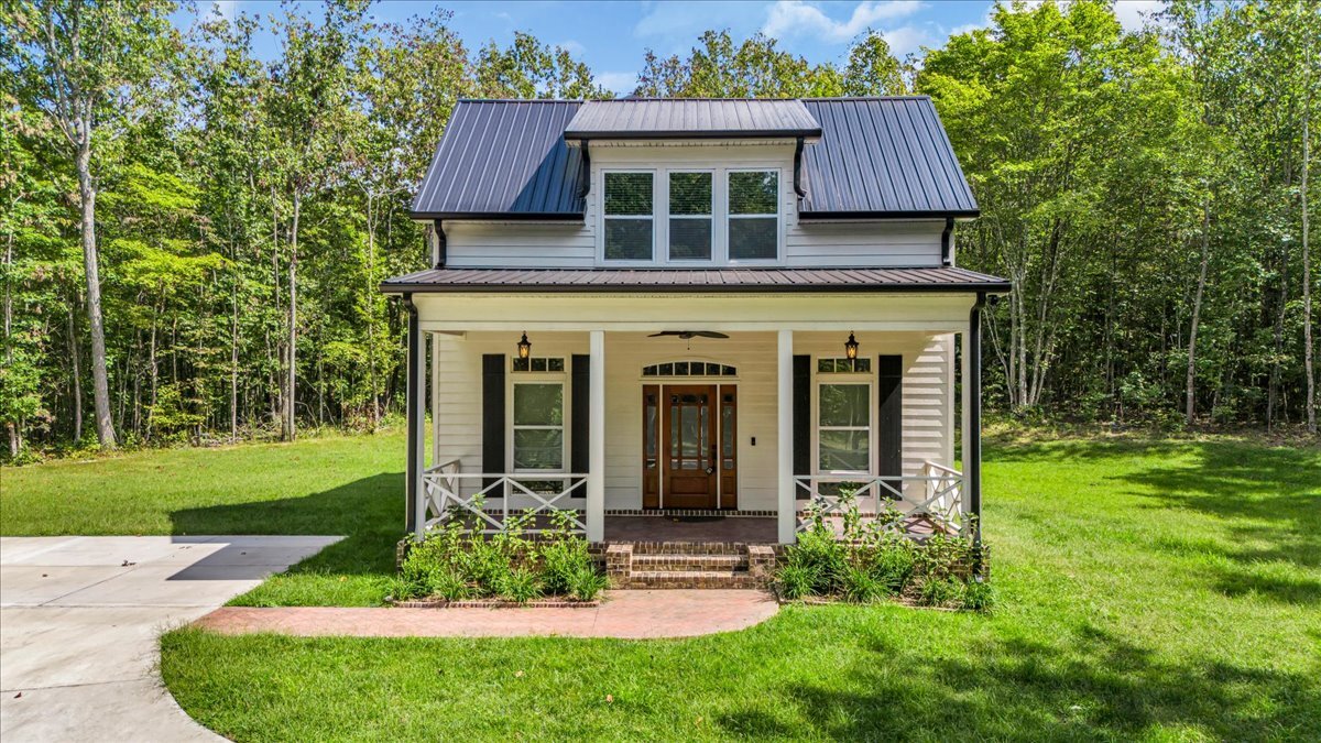 765 Upper Firetower Rd in Sequatchie, TN - Building Photo