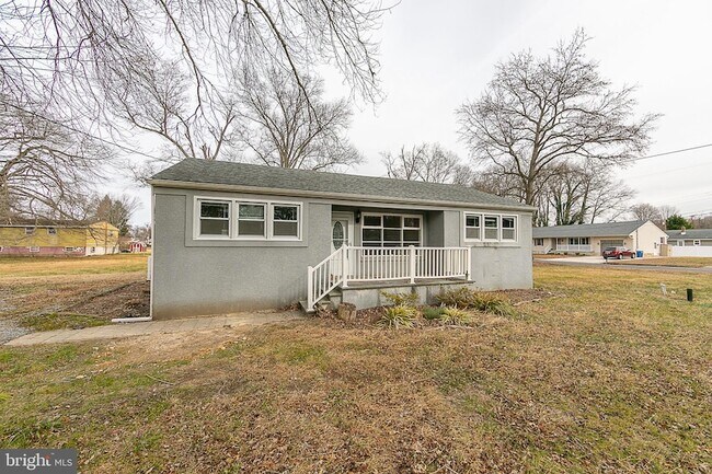 90 Tufts Rd in Pennsville Township, NJ - Foto de edificio - Building Photo