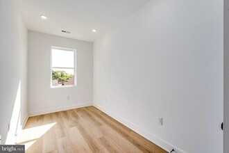 1223 W Lehigh Ave in Philadelphia, PA - Building Photo - Building Photo