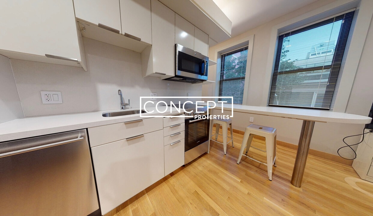 115 Mt Auburn St in Cambridge, MA - Building Photo