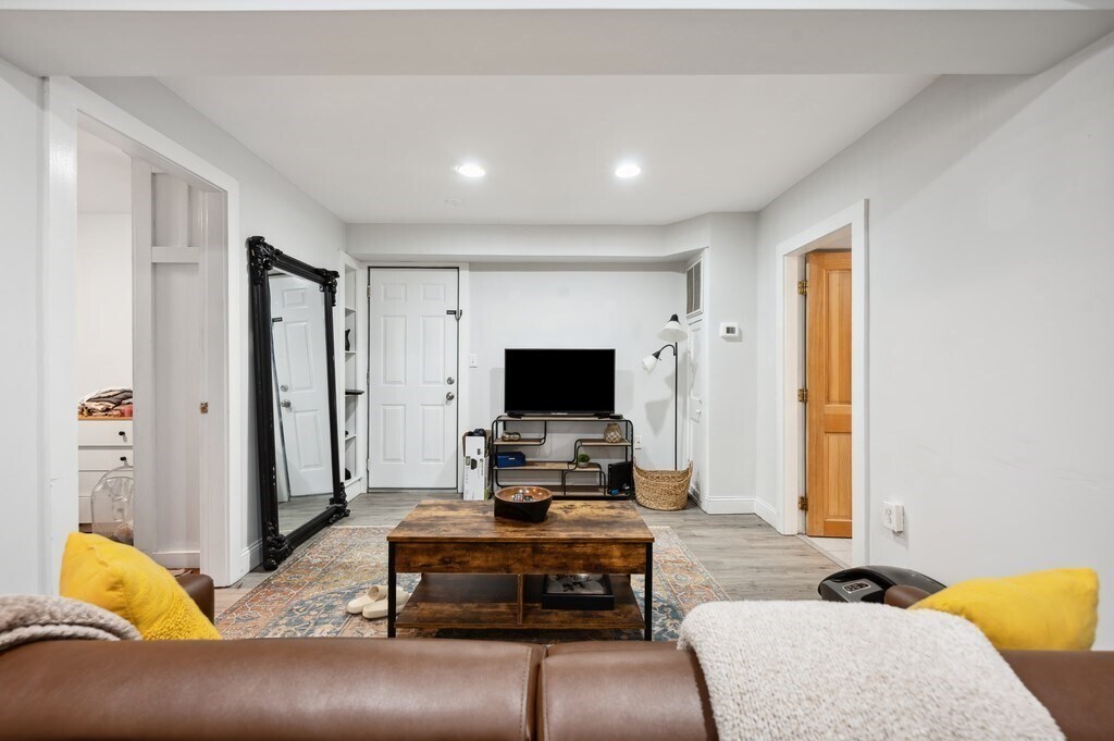 12 Foster St in Boston, MA - Building Photo