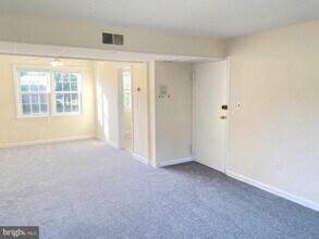6731 W Wakefield Dr in Alexandria, VA - Building Photo - Building Photo