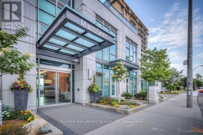 1048 Broadview Ave in Toronto, ON - Building Photo - Building Photo