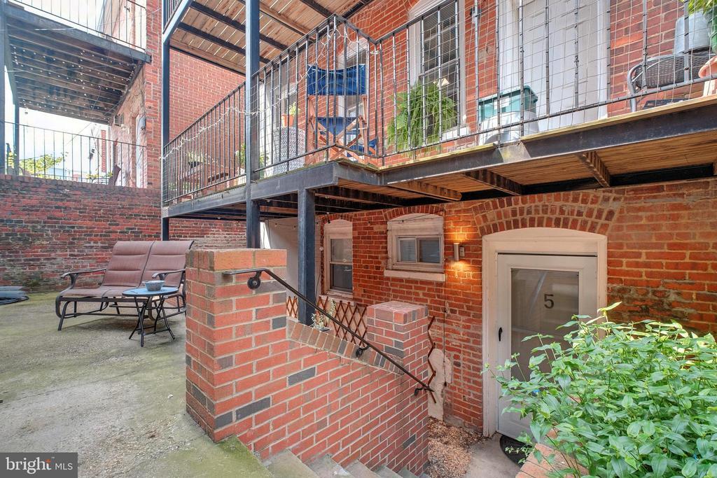 623 5th St NE in Washington, DC - Building Photo