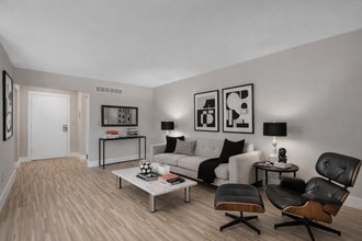 Rochester Club Apartments in Rochester Hills, MI - Foto de edificio - Building Photo