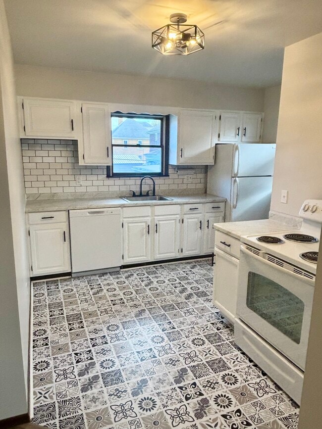 1033 Wilson Ave, Unit Rear Unit in Kittanning, PA - Building Photo - Building Photo