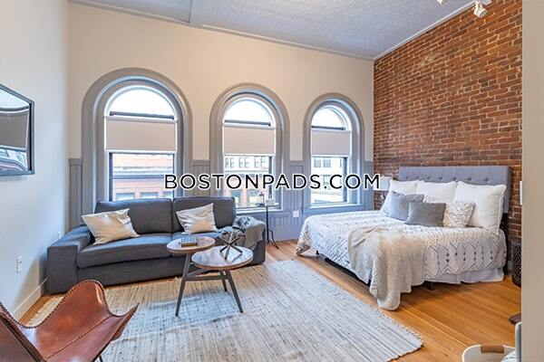 145 Munroe St in Lynn, MA - Building Photo