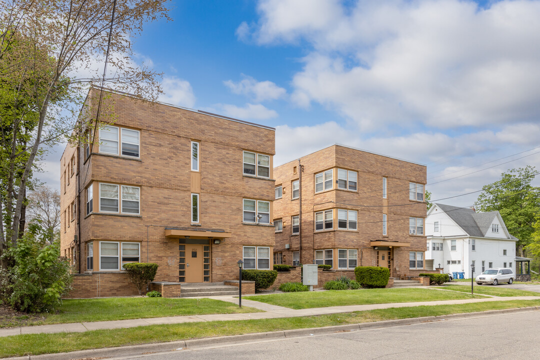 248 Garfield Ave in Battle Creek, MI - Foto de edificio