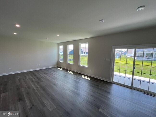 31449 Crossly Dr in Lewes, DE - Building Photo - Building Photo