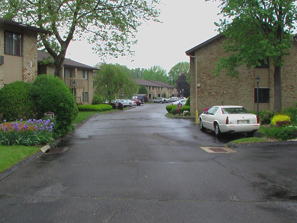 199 Gregory Blvd, Unit F 7 in Norwalk, CT - Foto de edificio