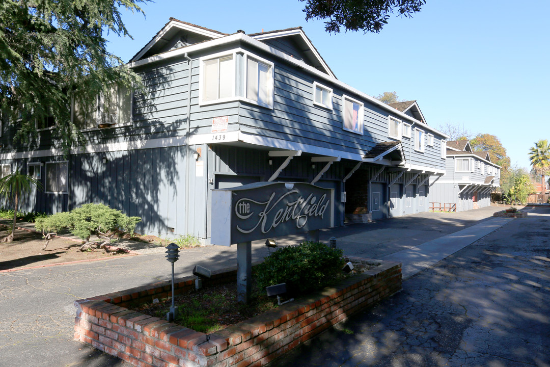 Kentfield in Redwood City, CA - Building Photo