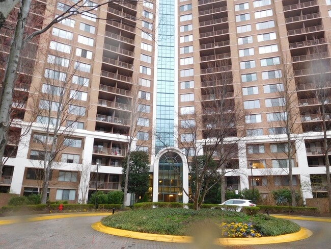 10101 Grosvenor Pl