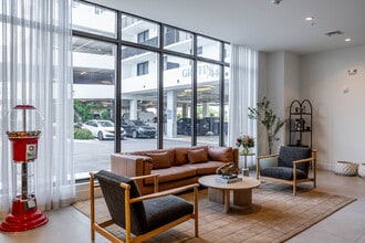 Griffin 441 in Davie, FL - Building Photo - Lobby