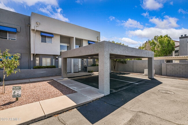 property at 220 N 22nd Pl