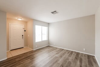 15729 W Smokey Dr in Surprise, AZ - Building Photo - Building Photo