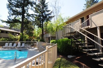 Timberwood in Bellevue, WA - Foto de edificio - Building Photo