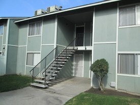 Villa Margaritas Apartments in Fresno, CA - Building Photo