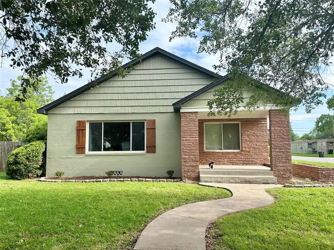 2527 Avenue G in Rosenberg, TX - Building Photo - Building Photo
