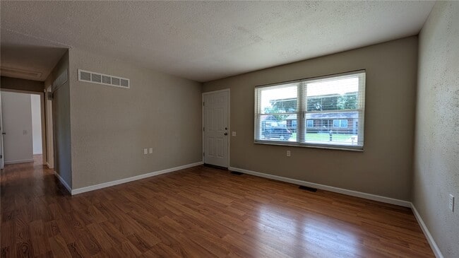 3220 Highgate Ln in St. Charles, MO - Building Photo - Building Photo