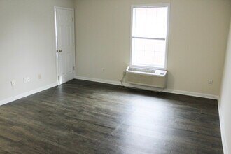 1351 N Dixie Ave, Unit A5 in Cookeville, TN - Foto de edificio - Building Photo