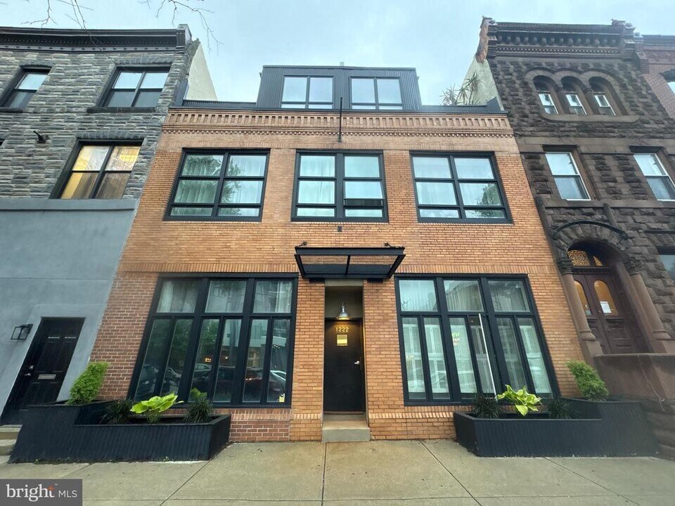 1222 S Broad St in Philadelphia, PA - Building Photo