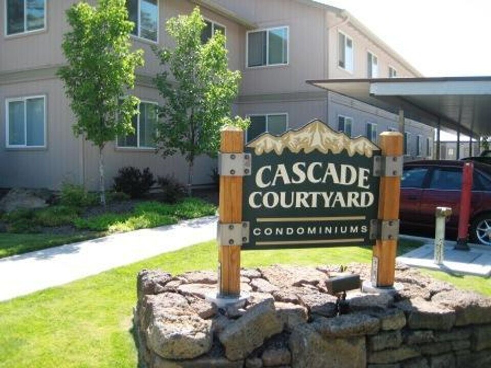 1015 SE 4th St in Bend, OR - Building Photo
