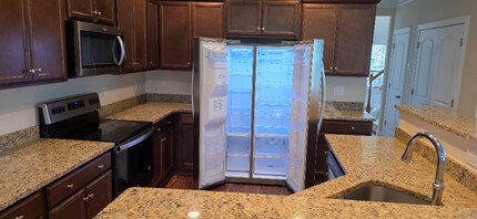 823 Silver Leaf Dr in Winston-Salem, NC - Building Photo - Building Photo