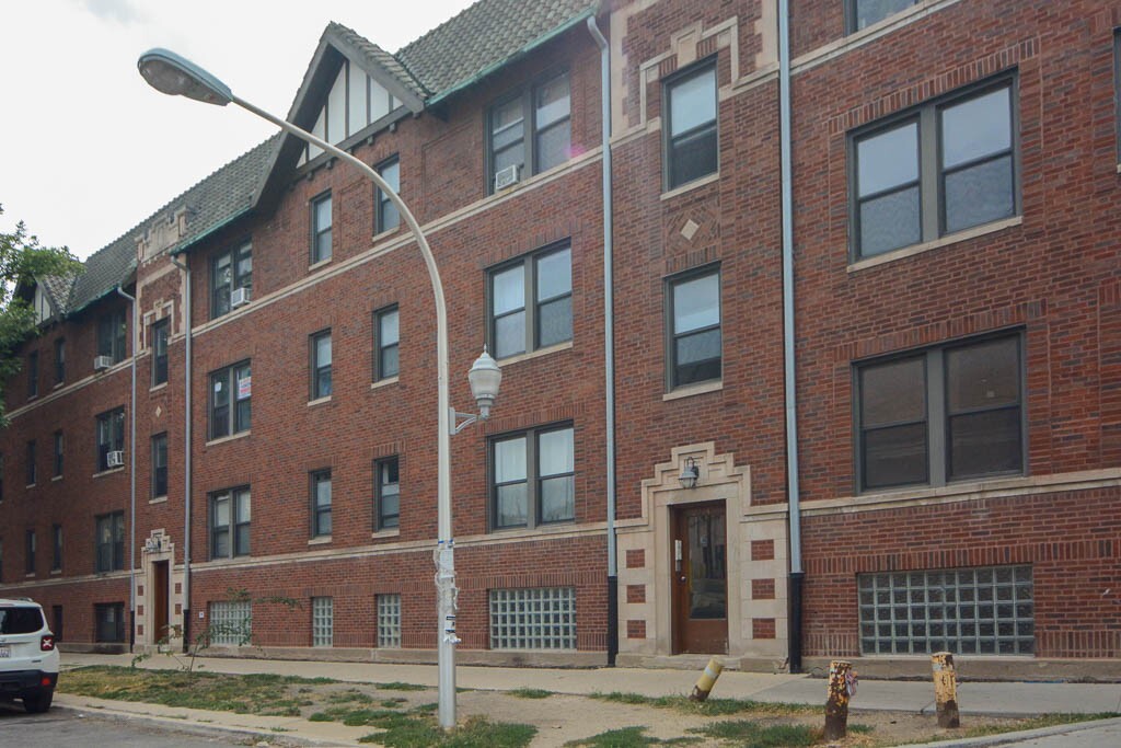 2714 N Spaulding Ave in Chicago, IL - Building Photo