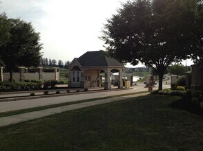 1253 Elderslie Ln in York, PA - Building Photo - Building Photo