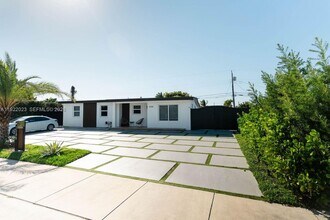 5200 SW 114th Ct in Miami, FL - Building Photo - Building Photo