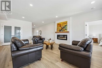 640 SWEETBAY Cres in Sarnia, ON - Building Photo - Building Photo