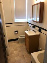 2009 Commonwealth Ave in Boston, MA - Building Photo - Building Photo