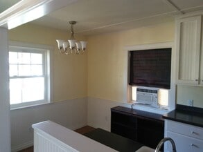 217 NE Cedar Ave in Myrtle Creek, OR - Building Photo - Building Photo