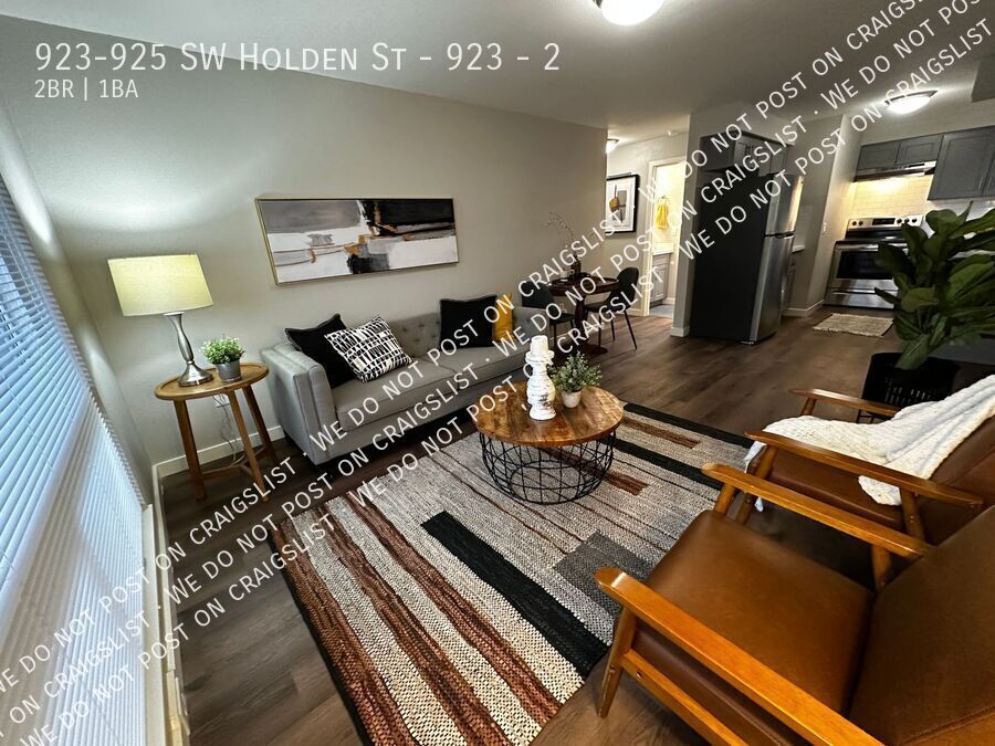 923-925 SW Holden St in Seattle, WA - Building Photo