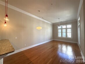 2810 Selwyn Ave in Charlotte, NC - Building Photo - Building Photo