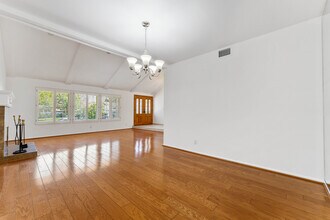 774 Pamela Wood St in Thousand Oaks, CA - Building Photo - Building Photo