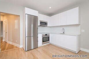 35 South St, Unit 10 in Boston, MA - Building Photo