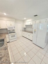 2717 Queenswood Dr in Sebring, FL - Building Photo - Building Photo