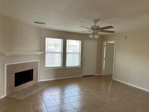5400 Tallowpine Terrace in Katy, TX - Building Photo - Building Photo